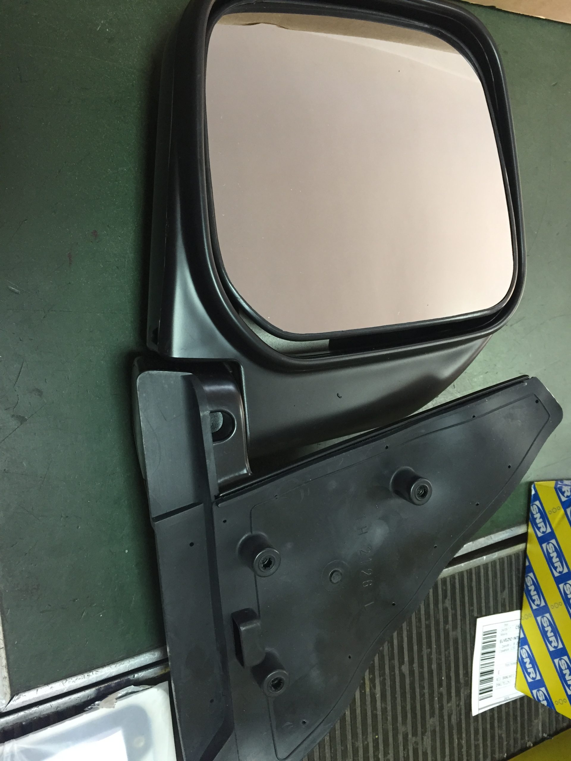 IMG_2333 Retrovisore sx con calotta Nera - Mitsubishi Pajero GLS '94 - NUOVO - immagine 1